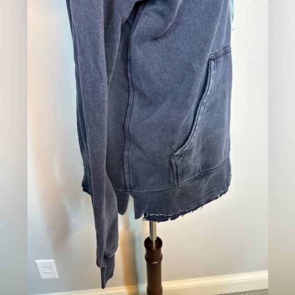 Sz M We the Free Zuma hoodie in dark blue denim mineral wash look - Picture 6 of 10